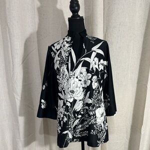 Vintage 70s Teddi of California Women’s Black and White Floral Blouse